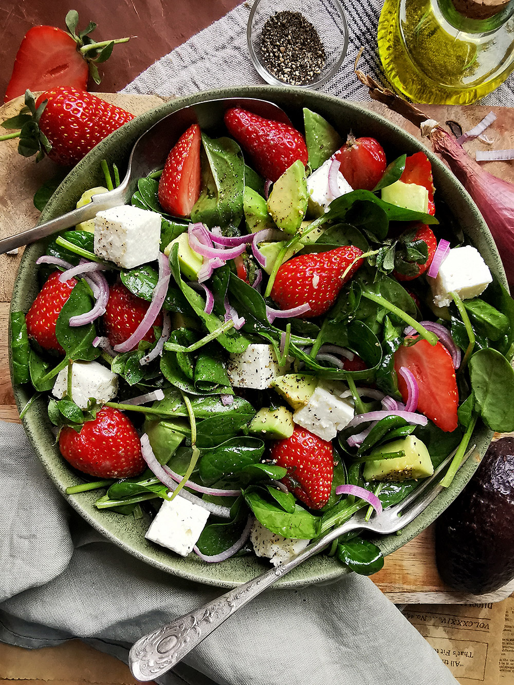 Strawberry, feta, spinach and avocado salad