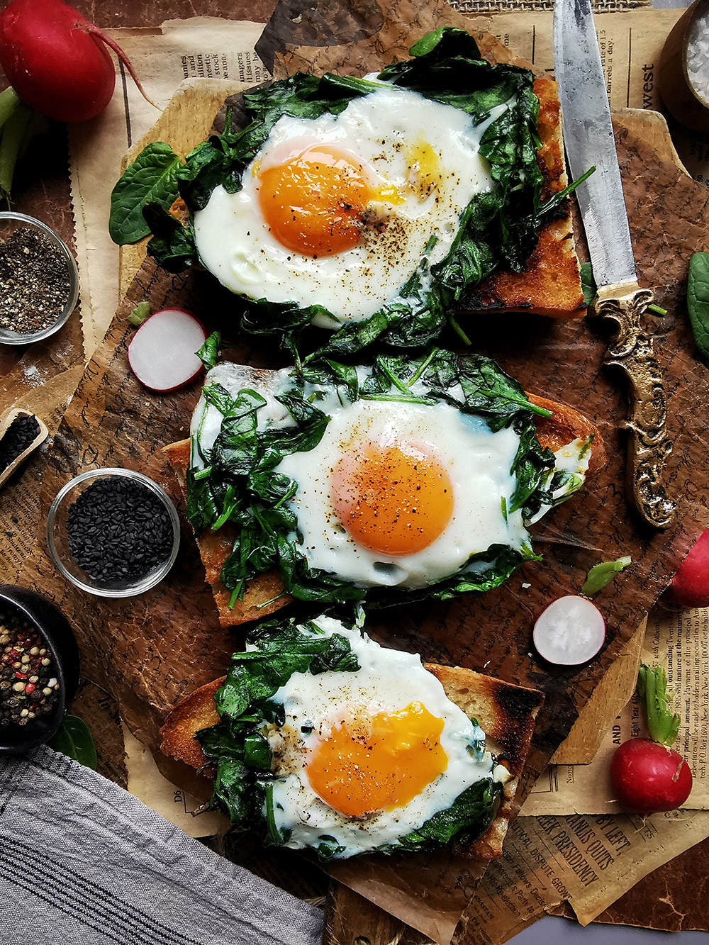 Spinach egg toasties