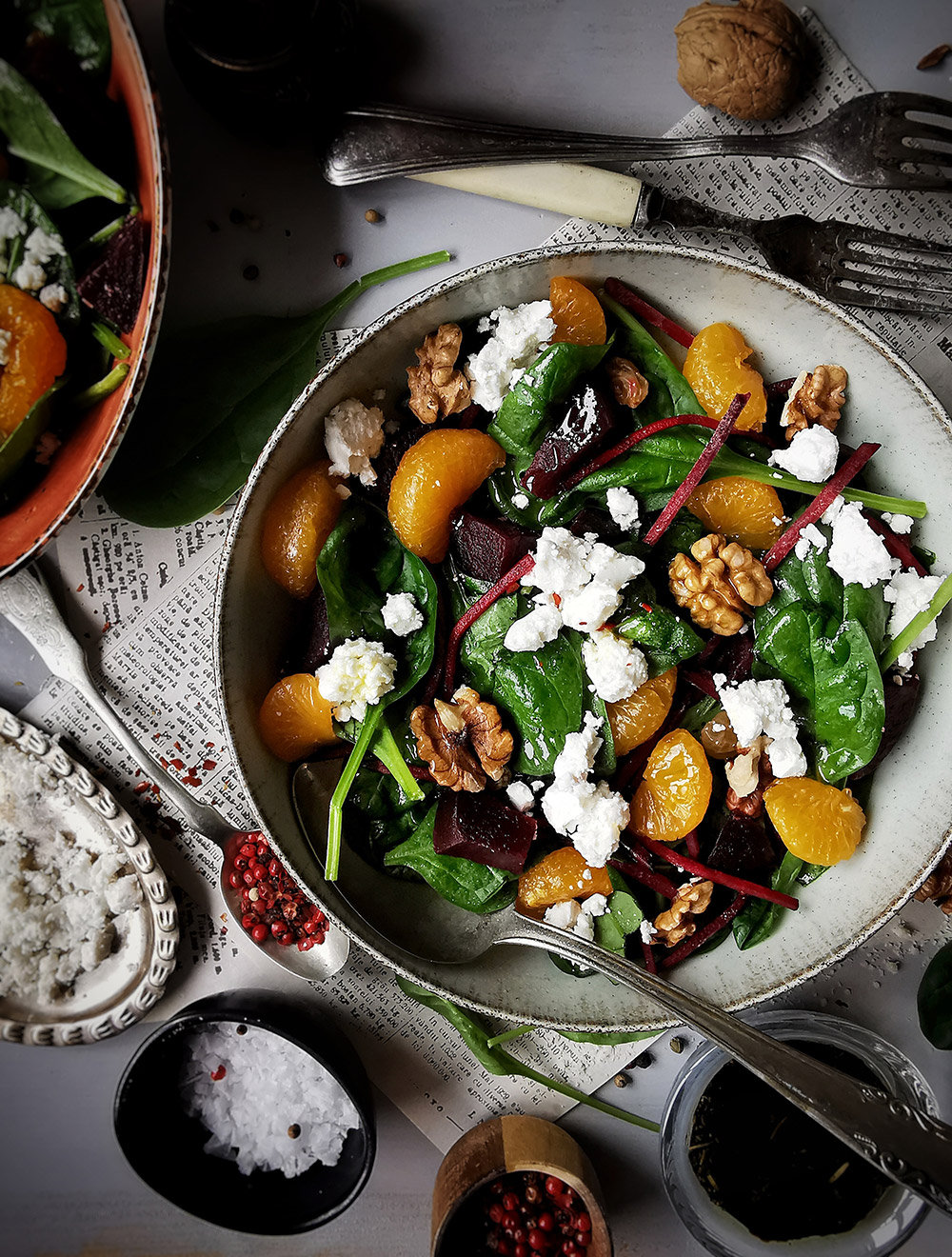 Spinach, goat cheese and tangerine salad