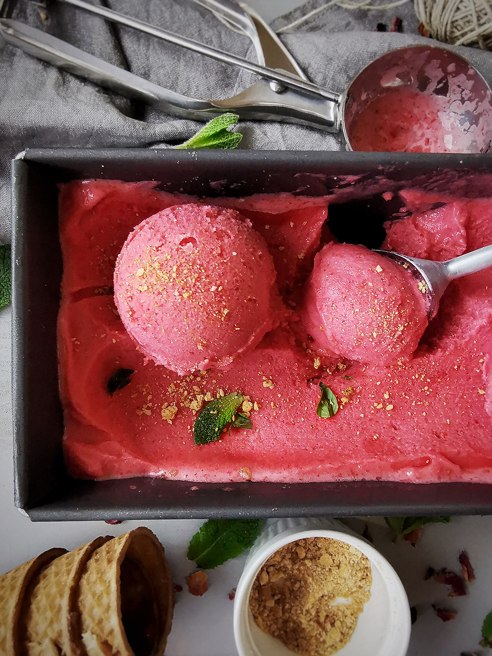 Strawberry and raspberry icecream