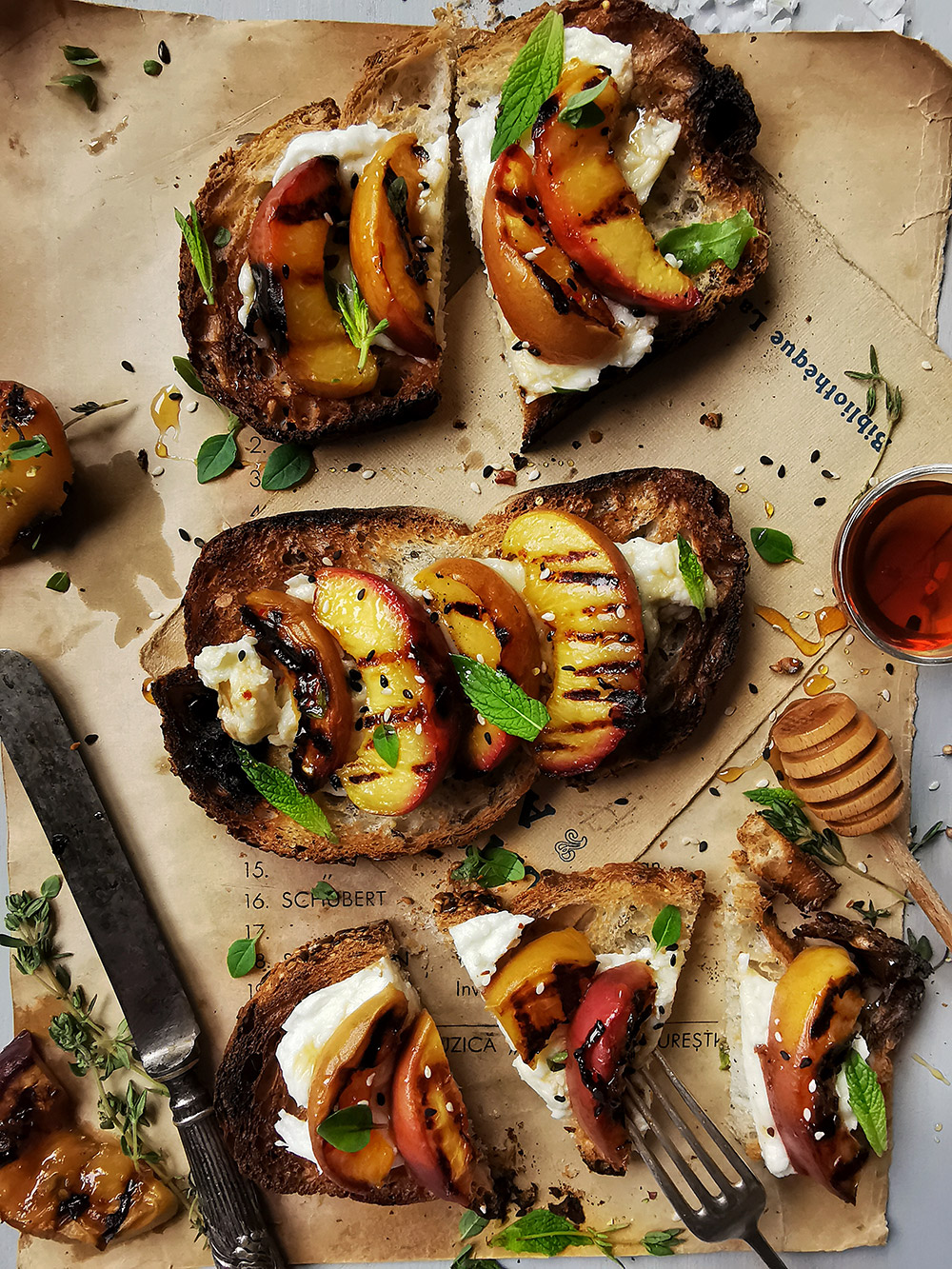 Grilled peaches and feta