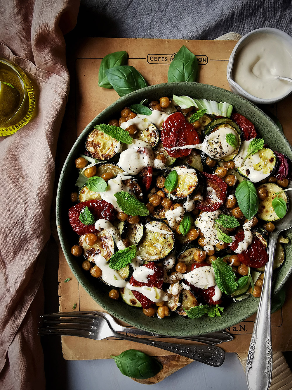 Zucchini, chickpeas and sun-dried tomatoes