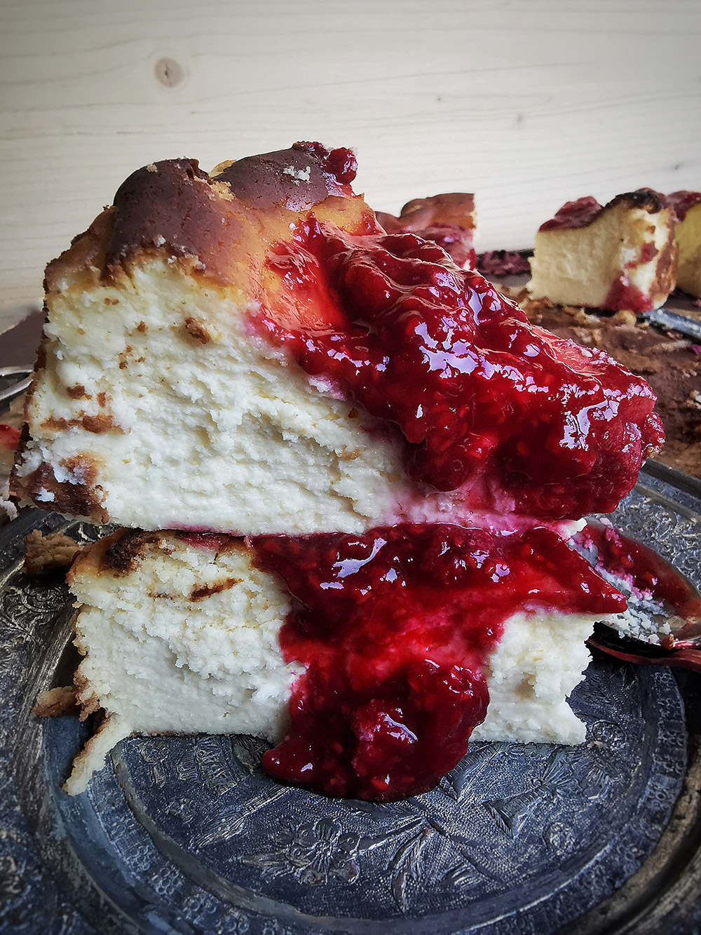 Crustless raspberry cheesecake