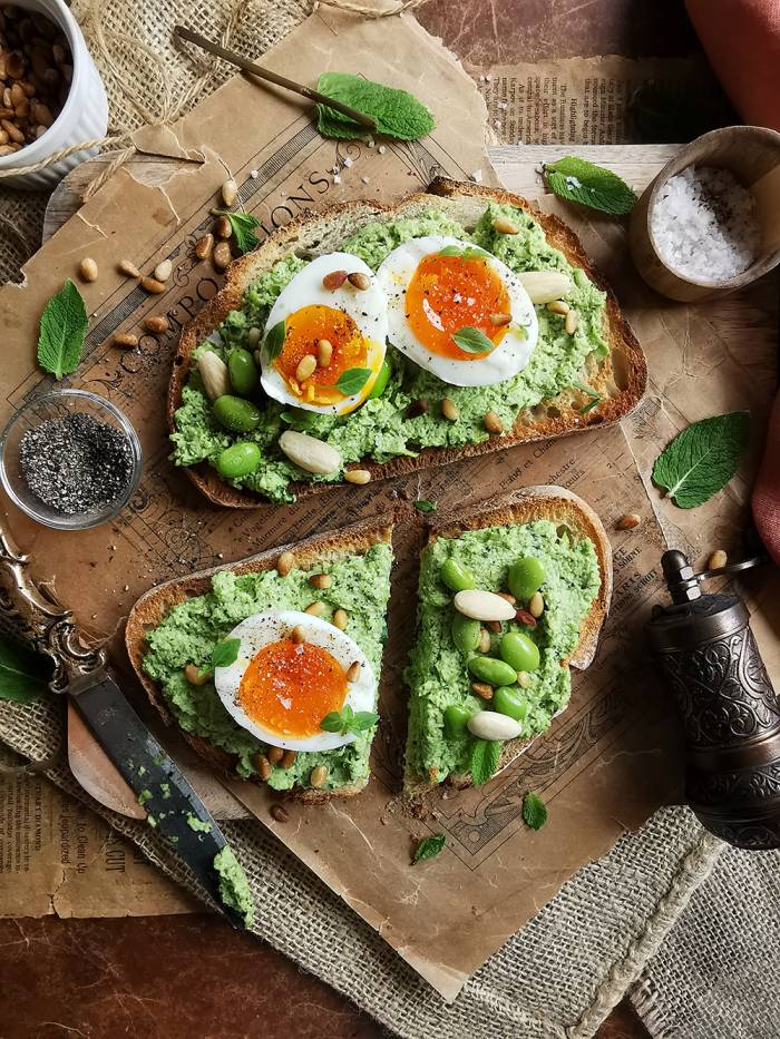 Toasts with edamame puree and soft egg