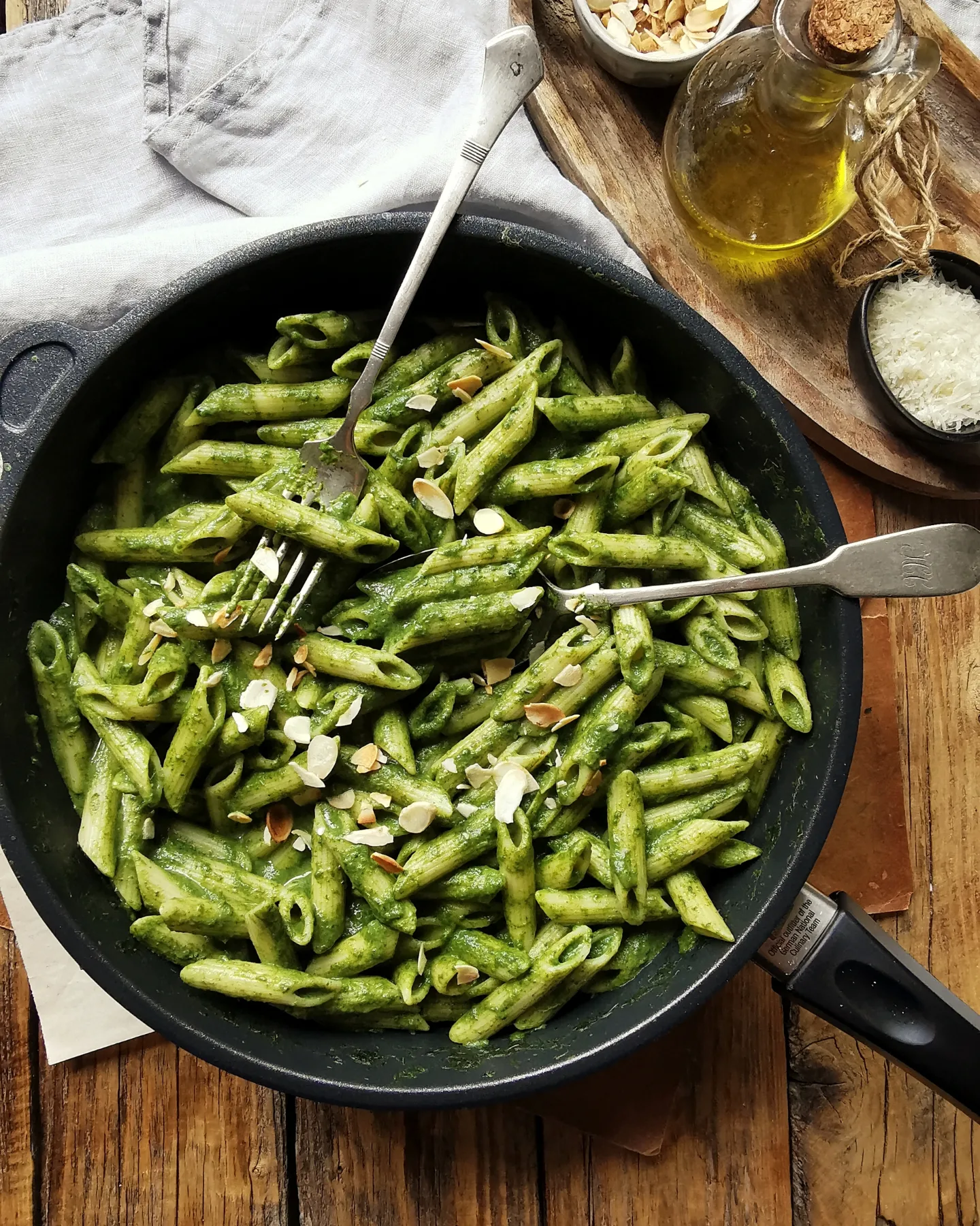 Creamy spinach penne